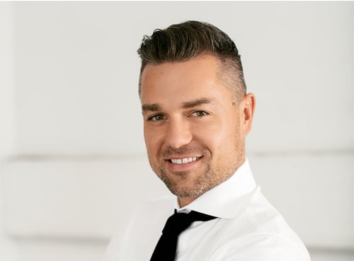 0245: Think Globally with DevaCurl’s CEO, Robert Schaeffler!