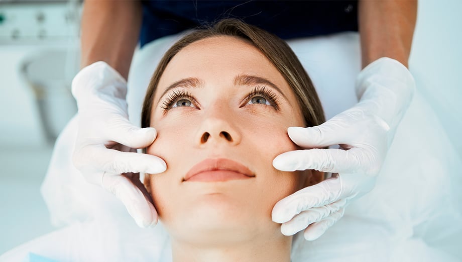 Floating-Img-Video-1200x680_0003_Esthetician-Attract, Connect-Retain